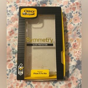 Iphone 11 pro max sparkly/glitter Otterbox symmetry case